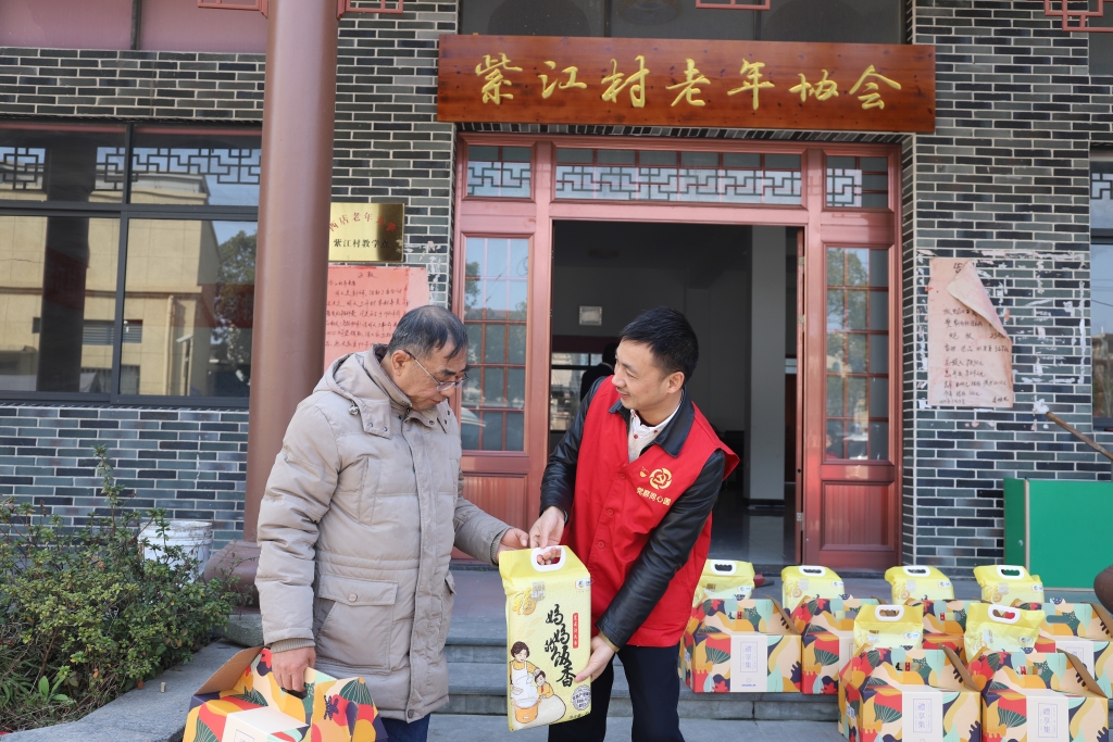 暖春意，，，，敬老情-mg不朽情缘多年坚持慰问孤寡老人